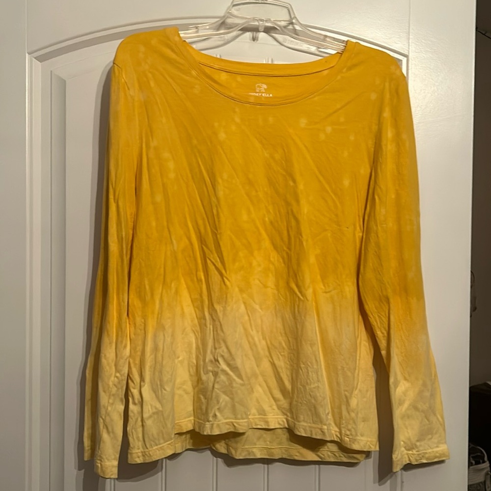 Woman’s ivory Ella cropped long sleeve